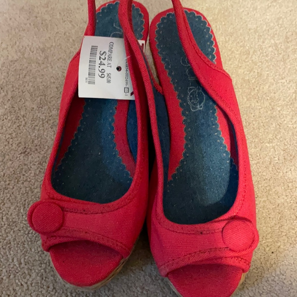 Red Wedges